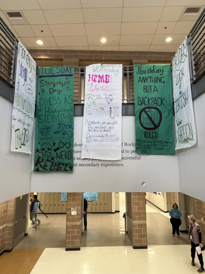 Banners+hanging+up+around+school+made+by+Student+Council.