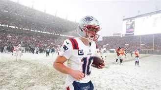 Patriots QB Drake Maye #10 in the 4th Quarter of the AFC Championship Game
(Creative Commons)