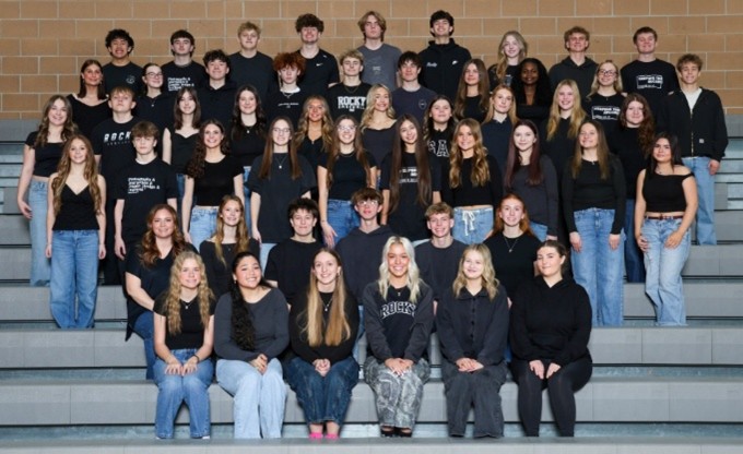 The Yearbook Class poses for a group photo. Image courtesy of Direct Photo, LLC.
